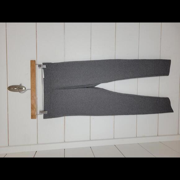NWT Aerie Chill. Play. Move medium grey regular rise legging - Picture 1 of 4
